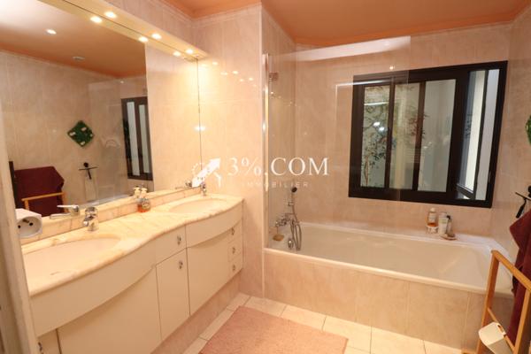 Maison 6 pièce(s) 3 chambre(s) 141.47 m²