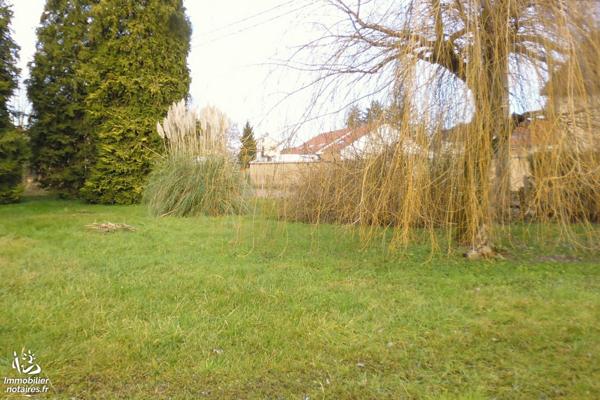 LAVONCOURT, centre du village, terrain à bâtir.
