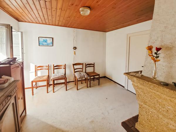 SALLERTAINE , maison de 39 m² à restaurer sur plus de 1 hectare !