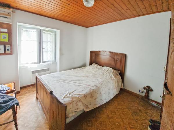 SALLERTAINE , maison de 39 m² à restaurer sur plus de 1 hectare !