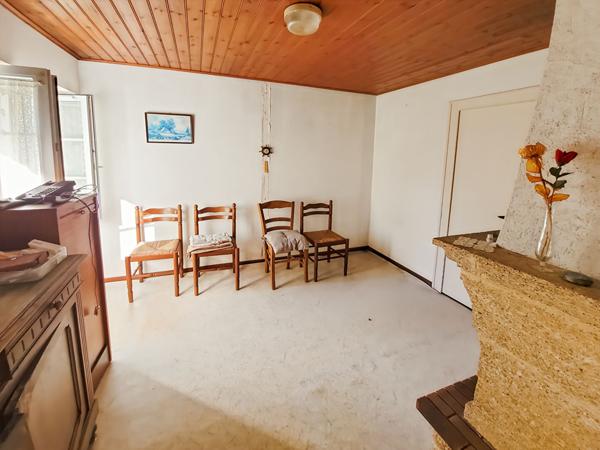 SALLERTAINE , maison de 39 m² à restaurer sur plus de 1 hectare !