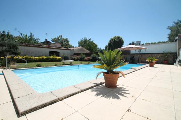 Maison à vendre 5 pièces TONNEINS (47) 190m² habitables- Piscine- Garage- Terrain 693m²