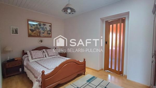 Longère rénovée avec studio et jardin arboré