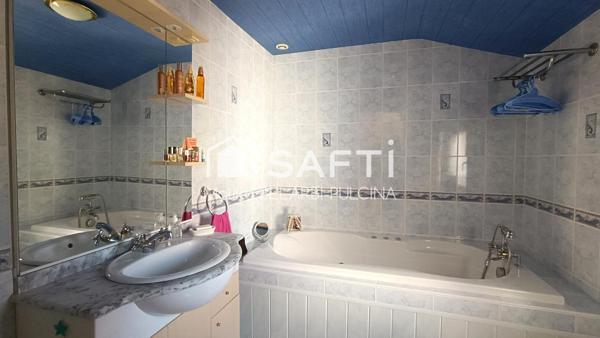 Longère rénovée avec studio et jardin arboré