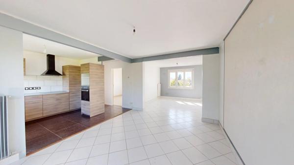 Location                                                      Appartement
                        
                     3 pièces                      72 m2                     à Lucé