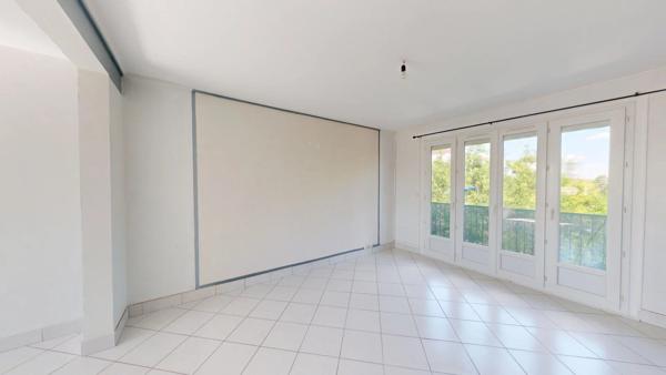 Location                                                      Appartement
                        
                     3 pièces                      72 m2                     à Lucé