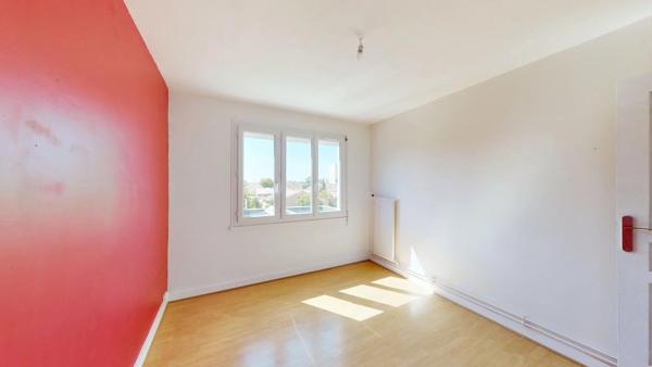 Location                                                      Appartement
                        
                     3 pièces                      72 m2                     à Lucé