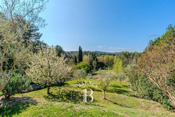 Aix-en-Provence, Maison 5 Chambres -  192 m² à vendre