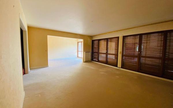Appartement à vendre    6 pièces • 138,74 m2 Noisy-le-Roi
