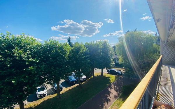 Appartement à vendre    6 pièces • 138,74 m2 Noisy-le-Roi