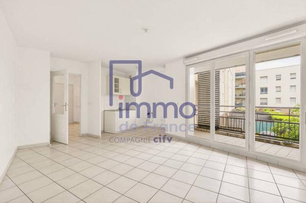 Appartement 3 pièces                                        - 69120 Vaulx-en-Velin Réf : 21694