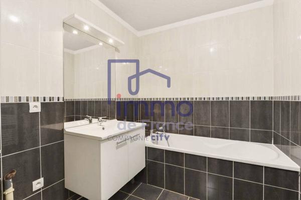Appartement 3 pièces                                        - 69120 Vaulx-en-Velin Réf : 21694