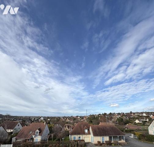 Touques - Duplex lumineux au dernier étage avec balcon et parking double – Résidence sécurisée