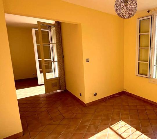 Appartement T3 70m2 centre historique Uzes