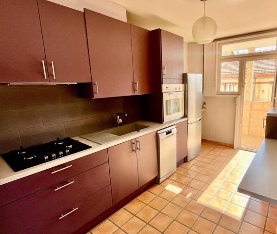 Appartement T3 70m2 centre historique Uzes