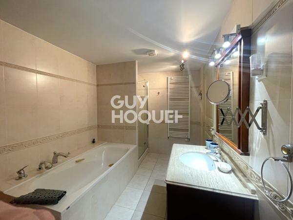 Maison à vendre de 8 pièces de 250 m²