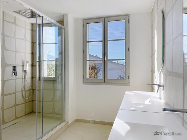 Maison
                                                                                                                                                                                                                                                                                                                        5 pièce(s)                                                                                                                                                                                                          3 chambre(s)                                                                                                                                                                                                          177  m²