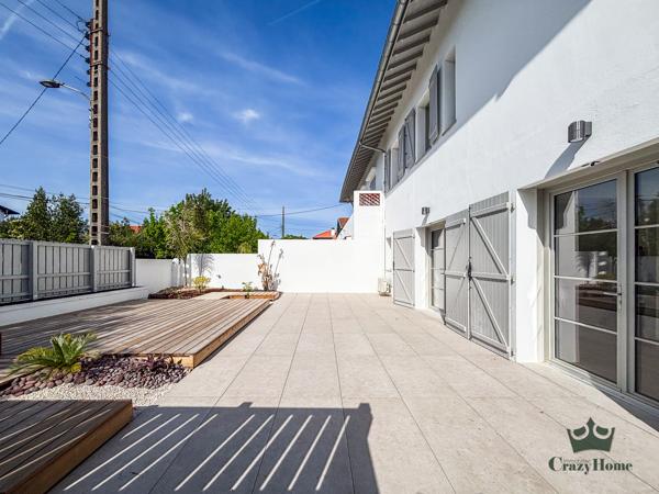 Maison
                                                                                                                                                                                                                                                                                                                        5 pièce(s)                                                                                                                                                                                                          3 chambre(s)                                                                                                                                                                                                          177  m²