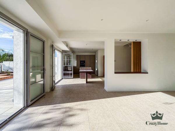Maison
                                                                                                                                                                                                                                                                                                                        5 pièce(s)                                                                                                                                                                                                          3 chambre(s)                                                                                                                                                                                                          177  m²