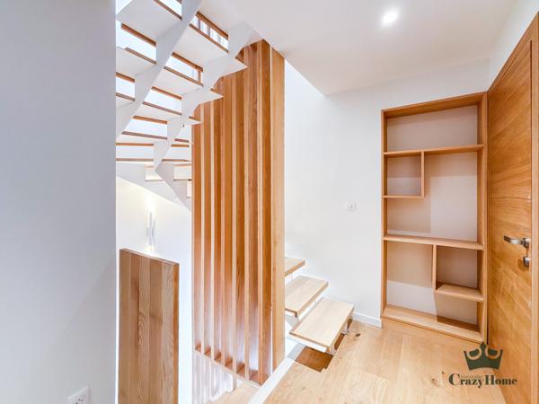 Maison
                                                                                                                                                                                                                                                                                                                        5 pièce(s)                                                                                                                                                                                                          3 chambre(s)                                                                                                                                                                                                          177  m²