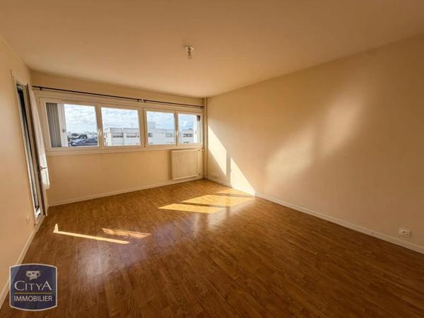 Appartement à louer 3 pièces 68.31m² Tours (37000)