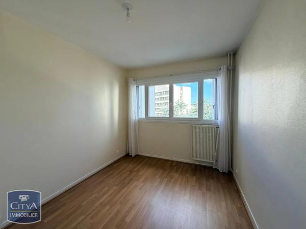 Appartement à louer 3 pièces 68.31m² Tours (37000)