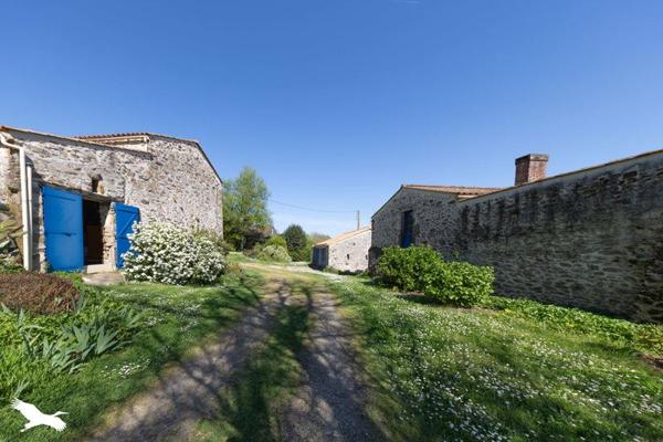 Maison à vendre |  Nesmy |  7 pièces | 181 m²