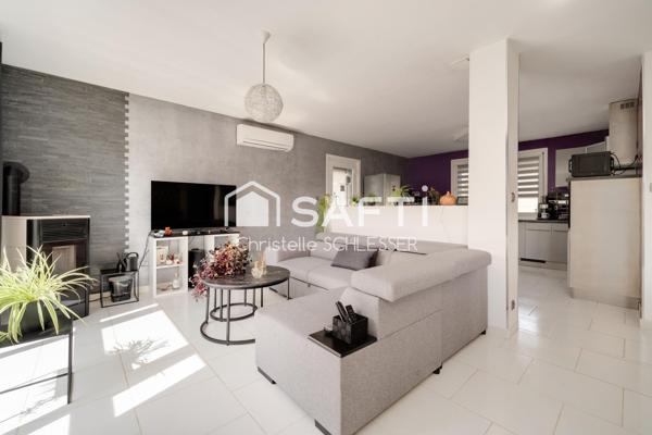 Maison individuelle sur sous-sol, avec trois chambres offrant un cadre de vie moderne, autonome et clé en main