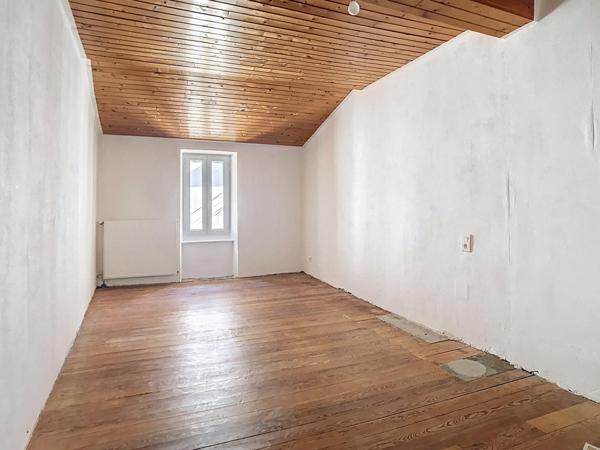 Maison de village - 210 m2 - 6 pièces