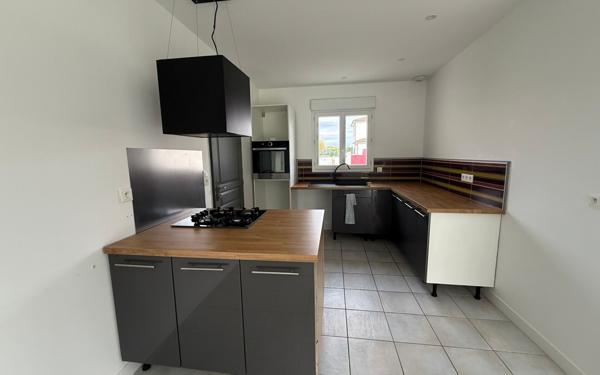 Maison à louer    4 pièces •  Épargnes