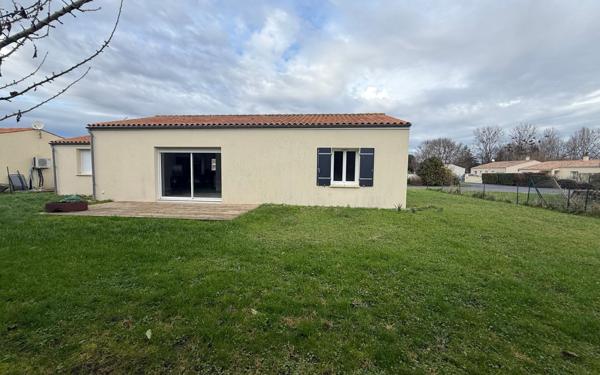 Maison à louer    4 pièces •  Épargnes