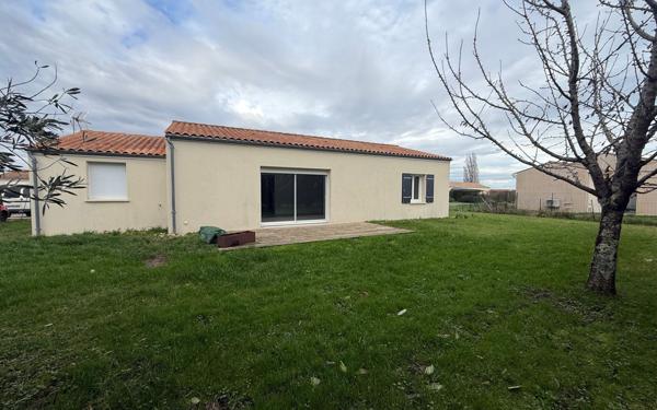 Maison à louer    4 pièces •  Épargnes