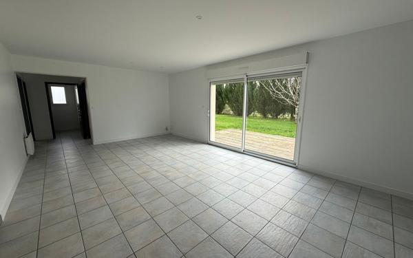 Maison à louer    4 pièces •  Épargnes