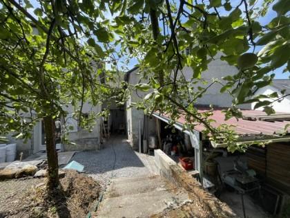 Maison - Proximite oloron-sainte-marie - Réf.:205288 SUR LES COTEAUX - 10 MN D'OLORON -VILLA DE CONCEPTION PLAIN-PIED AVEC GARAGE EN SOUS-SOL - T B E D'ENTRETIEN - ELECTRICITE AUX NORMES-