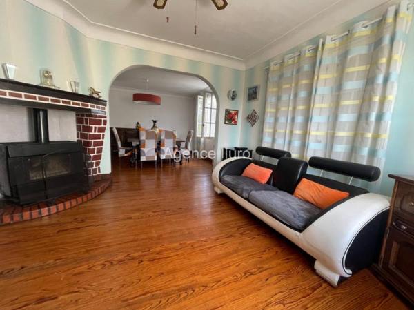 Maison - Proximite oloron-sainte-marie - Réf.:205288 SUR LES COTEAUX - 10 MN D'OLORON -VILLA DE CONCEPTION PLAIN-PIED AVEC GARAGE EN SOUS-SOL - T B E D'ENTRETIEN - ELECTRICITE AUX NORMES-