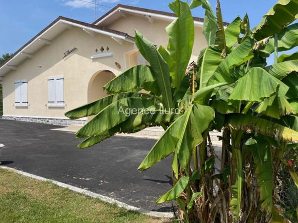 Maison - Proximite oloron-sainte-marie - Réf.:205288 SUR LES COTEAUX - 10 MN D'OLORON -VILLA DE CONCEPTION PLAIN-PIED AVEC GARAGE EN SOUS-SOL - T B E D'ENTRETIEN - ELECTRICITE AUX NORMES-