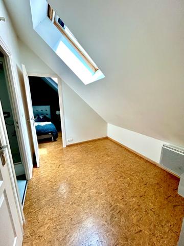 Immeuble
                                                                                                                                                
                                                                                                                                                
                                                                                                                                                
                                                    
                                                                                                                                                                                                                                                                                                                        160  m²                                                                                                                                                                                                         1 etage(s)