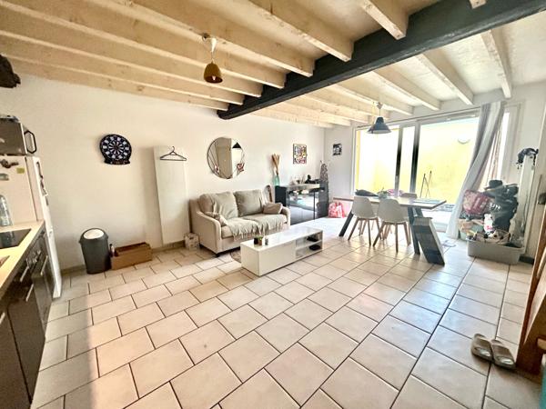 Immeuble
                                                                                                                                                
                                                                                                                                                
                                                                                                                                                
                                                    
                                                                                                                                                                                                                                                                                                                        160  m²                                                                                                                                                                                                         1 etage(s)