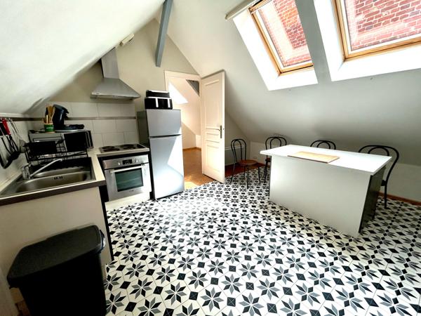 Immeuble
                                                                                                                                                
                                                                                                                                                
                                                                                                                                                
                                                    
                                                                                                                                                                                                                                                                                                                        160  m²                                                                                                                                                                                                         1 etage(s)