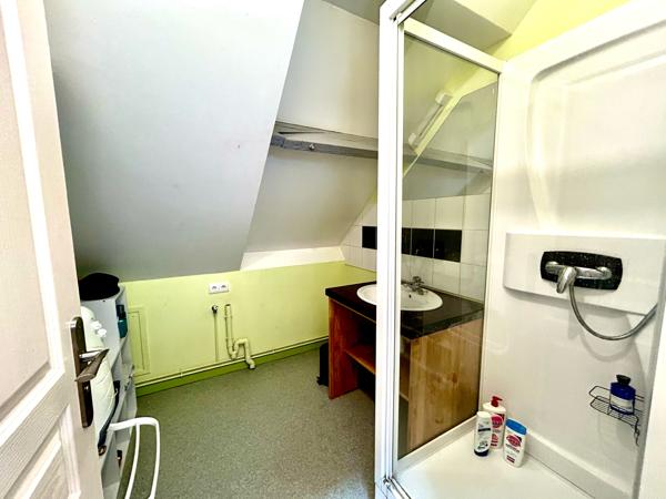 Immeuble
                                                                                                                                                
                                                                                                                                                
                                                                                                                                                
                                                    
                                                                                                                                                                                                                                                                                                                        160  m²                                                                                                                                                                                                         1 etage(s)