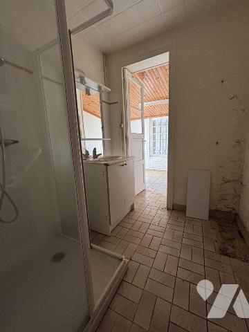 MAISON DE PLAIN PIED A RENOVER