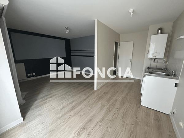 Location Studio 30.59 m² - 13-15-17 AVENUE MARECHAL FOCH Chatellerault 86100