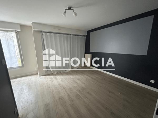 Location Studio 30.59 m² - 13-15-17 AVENUE MARECHAL FOCH Chatellerault 86100