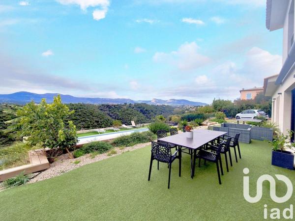 Maison 5 pièces de 154 m² à Cagnes-sur-Mer (06800)