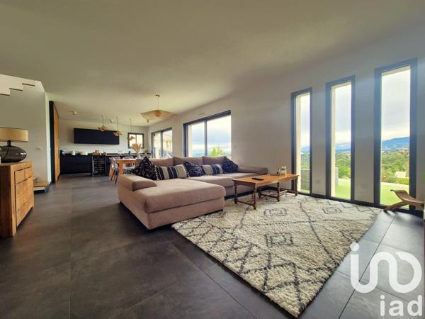 Maison 5 pièces de 154 m² à Cagnes-sur-Mer (06800)