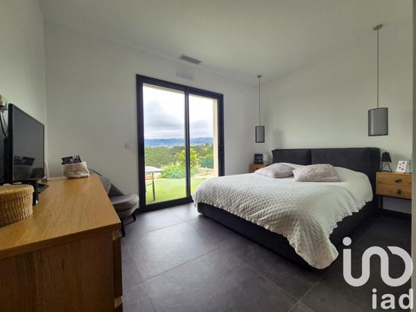 Maison 5 pièces de 154 m² à Cagnes-sur-Mer (06800)