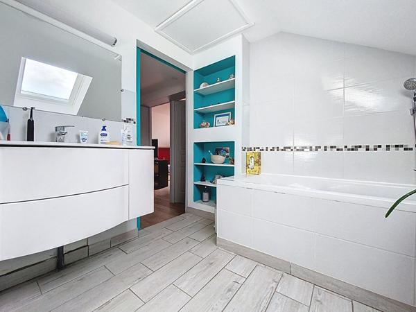 OFFRE ACCEPTEE - Maison familiale, Vie de plain-pied, Busway, Bus, Commerces, Jardin, Ecoles