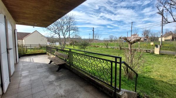 Maison 5 pièces 91 m² avec 3 chambres, sous-sol intégral, 2 garages et fort potentiel à Siorac-en-Périgord, au calme proche Dordogne
