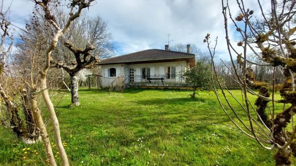 Maison 5 pièces 91 m² avec 3 chambres, sous-sol intégral, 2 garages et fort potentiel à Siorac-en-Périgord, au calme proche Dordogne