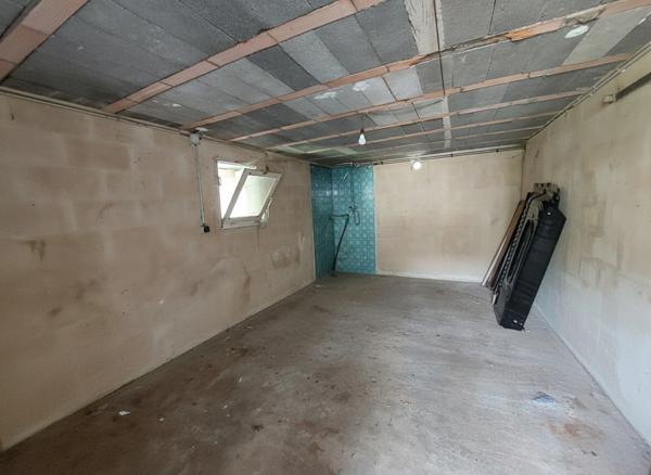 Maison 5 pièces 91 m² avec 3 chambres, sous-sol intégral, 2 garages et fort potentiel à Siorac-en-Périgord, au calme proche Dordogne